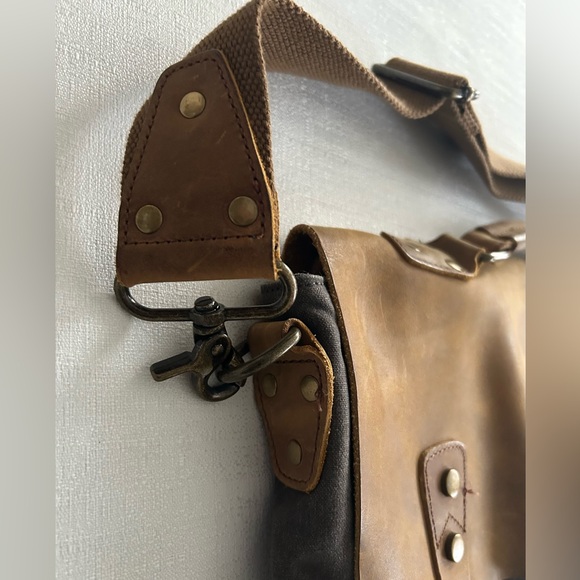 VASCHY CommuniCarry Messenger Bag - Picture 4 of 16